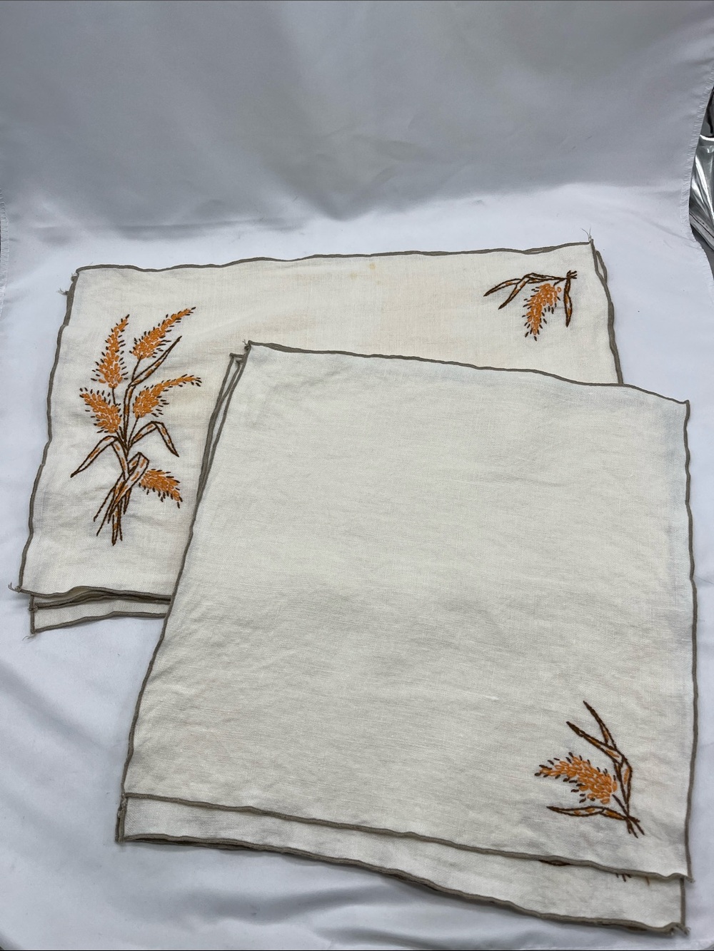 Vintage 1970s Homemade  Wheat Embroidered Set of 4 Napkins and 4 Placemats